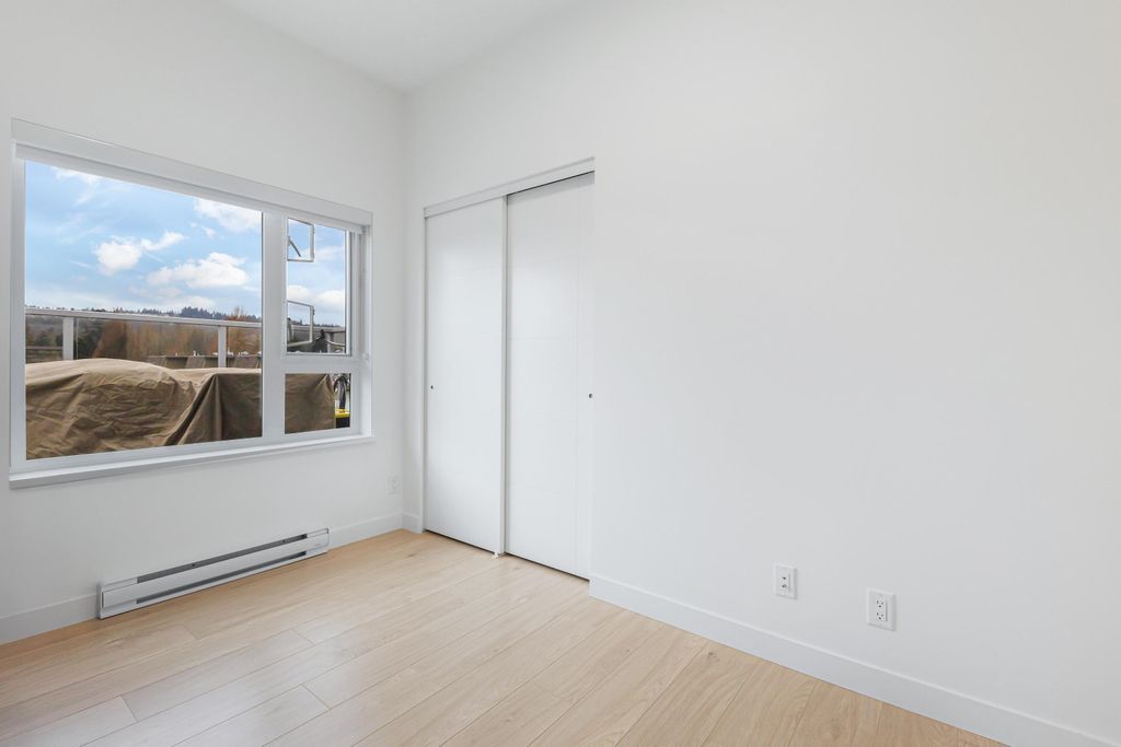 listing image 1100826532443851275