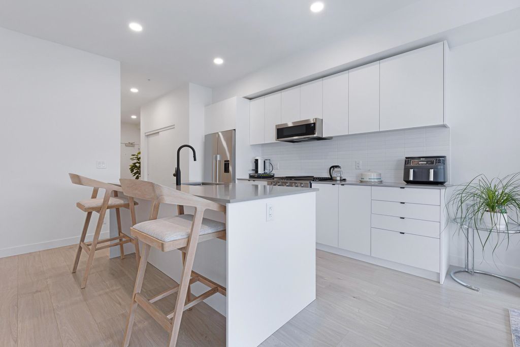 listing image 1107716378993773090