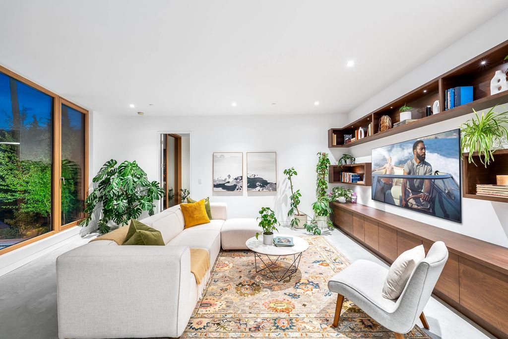 listing image 1105803195774366107