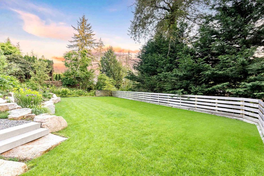 listing image 1102299498540262927