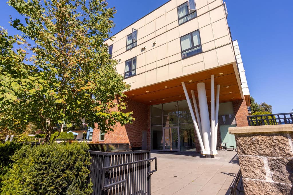 Photo of 12320 222 Street #307, Maple Ridge, BC V2X 3K8 (MLS # R3155008)