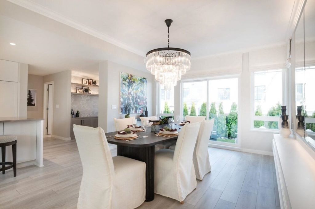 listing image 1102096118253275956