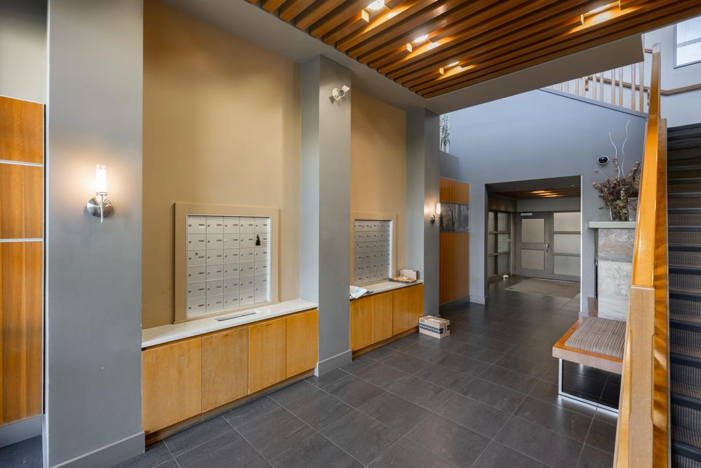 listing image 1103333952326786770