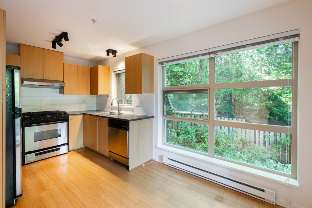 listing image 1101850909358874245