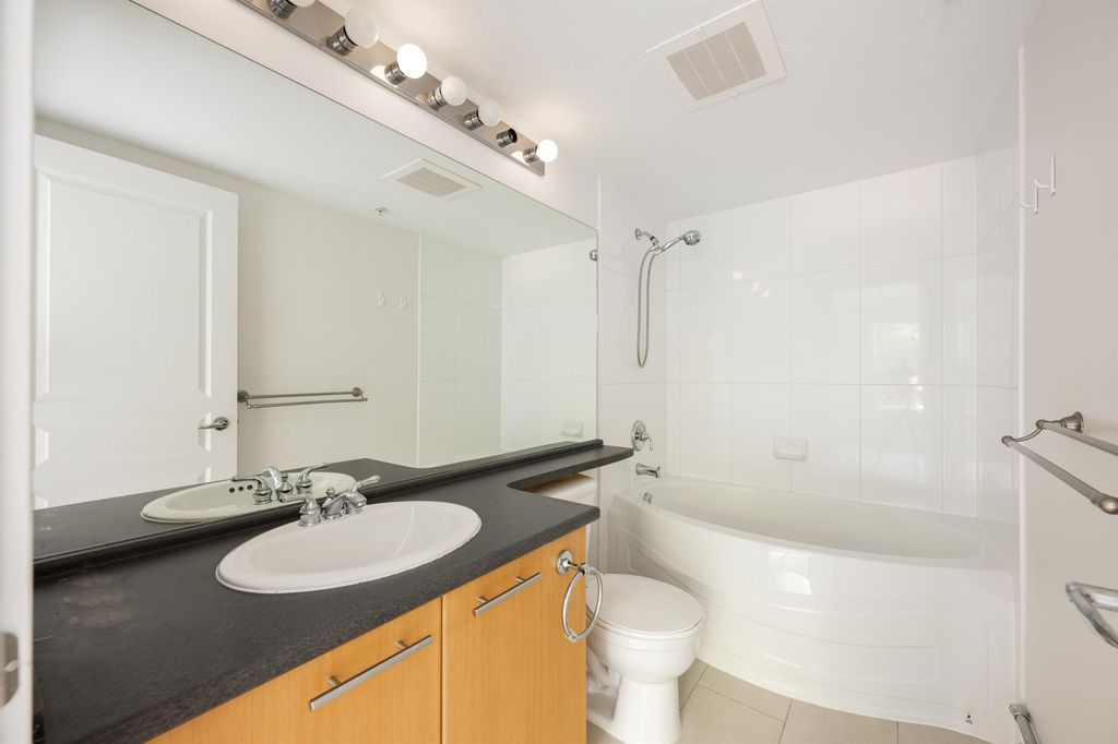 listing image 1107987600513264134