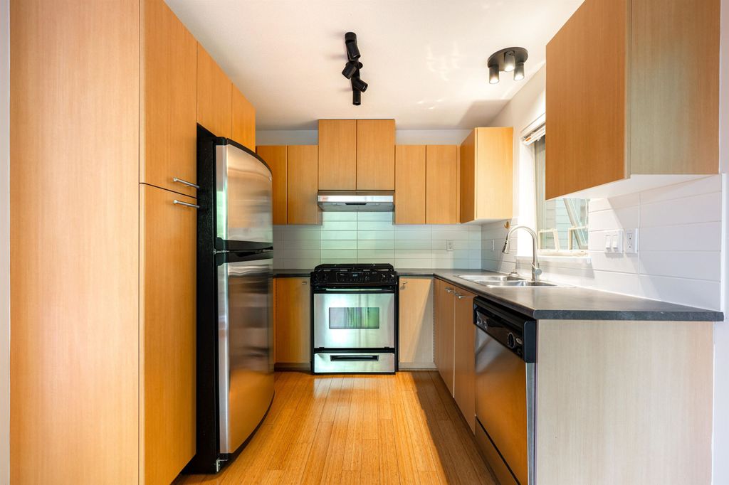 listing image 1102457583802011091