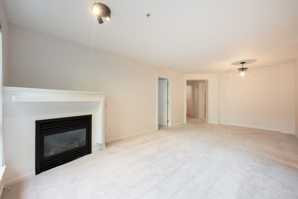 listing image 1104826312280531135