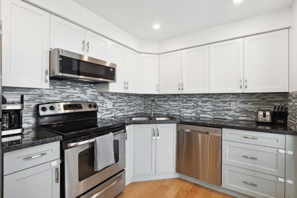 listing image 1102544717187647887