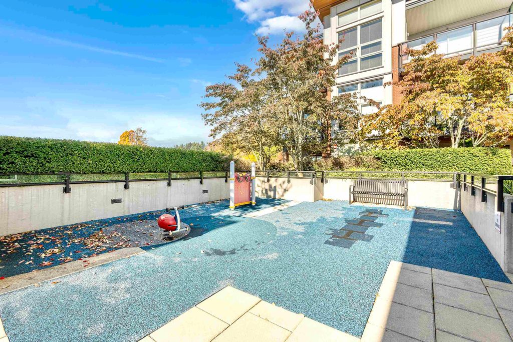 listing image 1102231171195732737