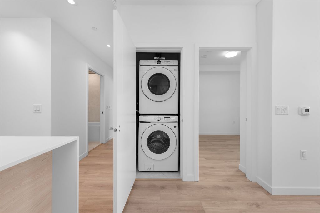 listing image 1100815631221914941