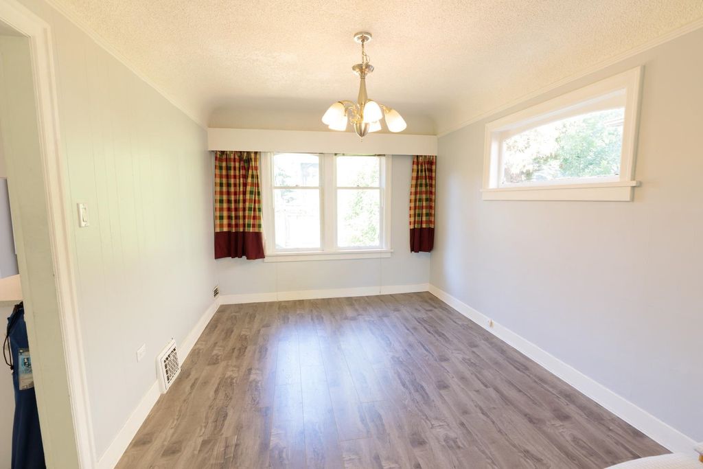 listing image 1105616485246576354