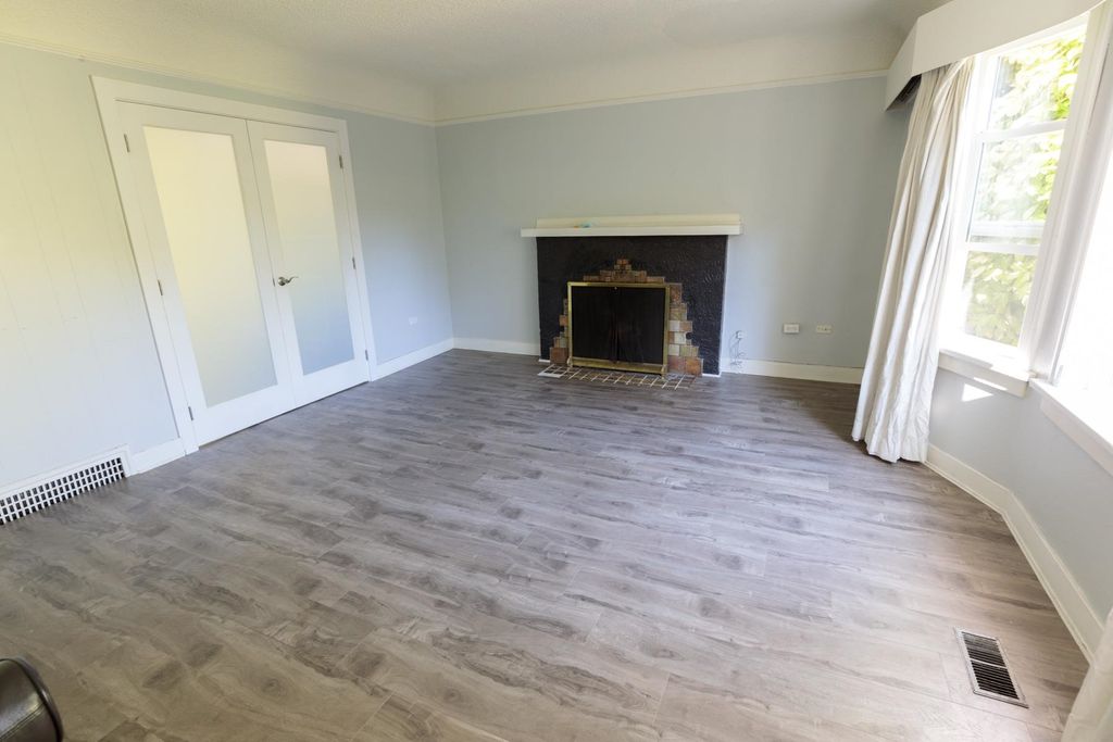 listing image 1100902435889524887