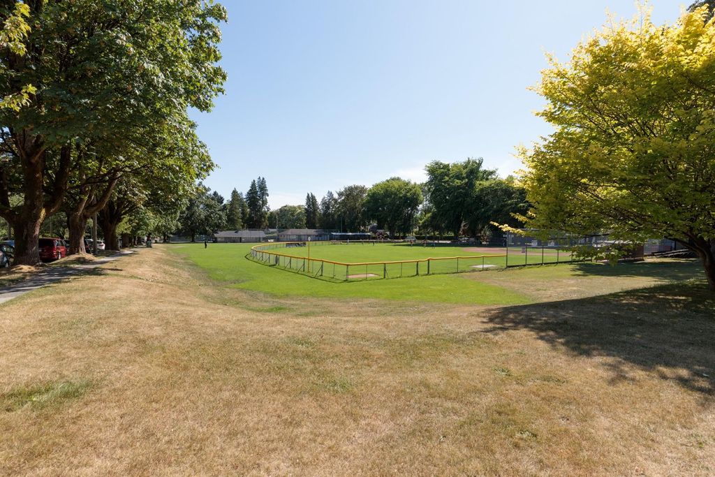 listing image 1108538704745857276