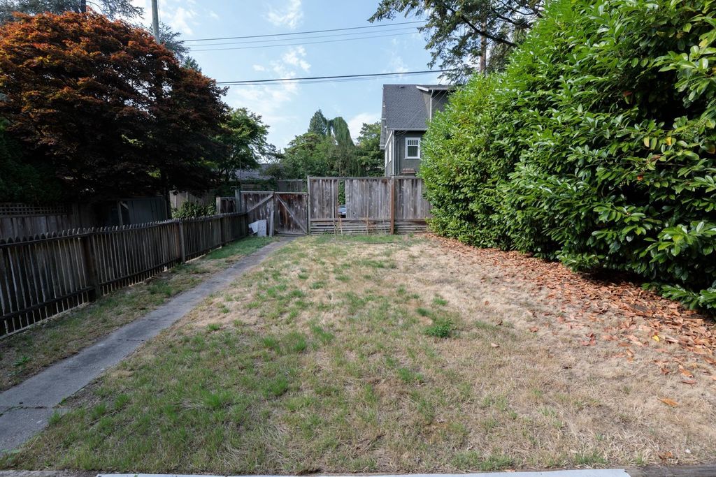 listing image 1105654845531790400