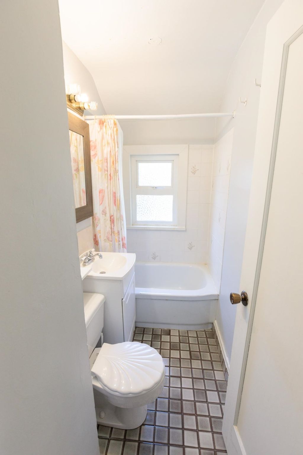 listing image 1107697512226701661