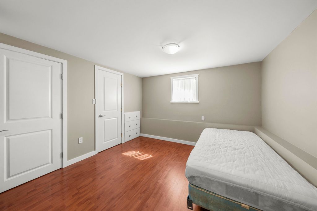 listing image 1100244750825661393
