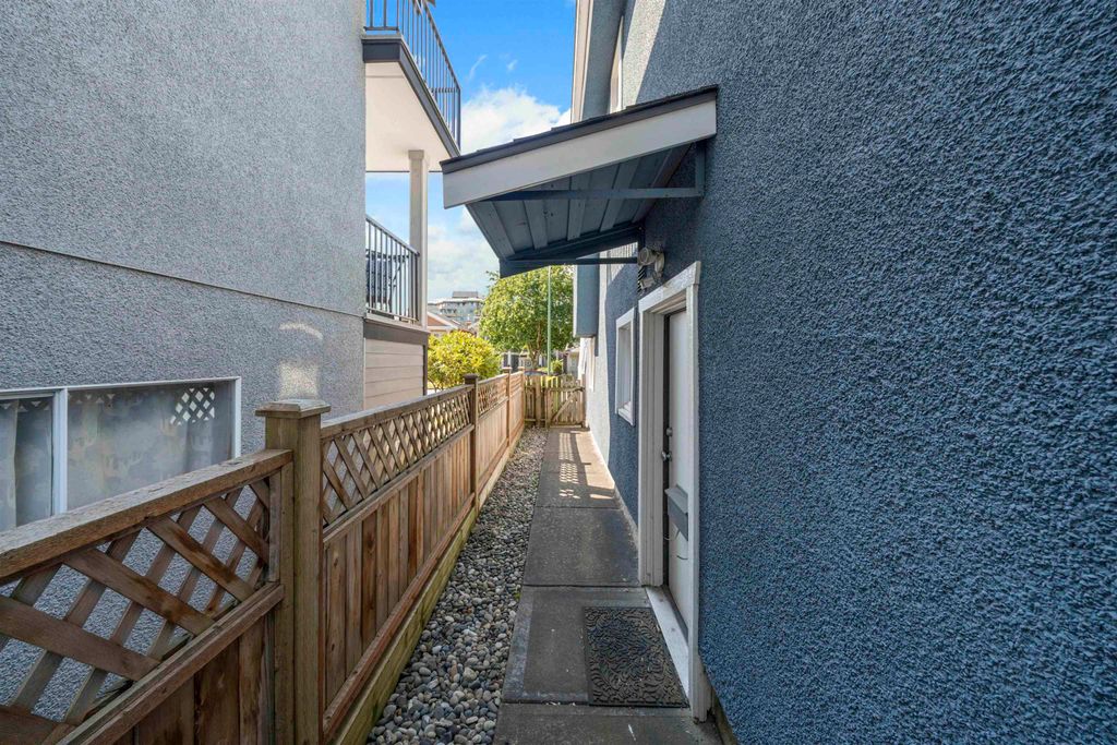 listing image 1107491310940460529
