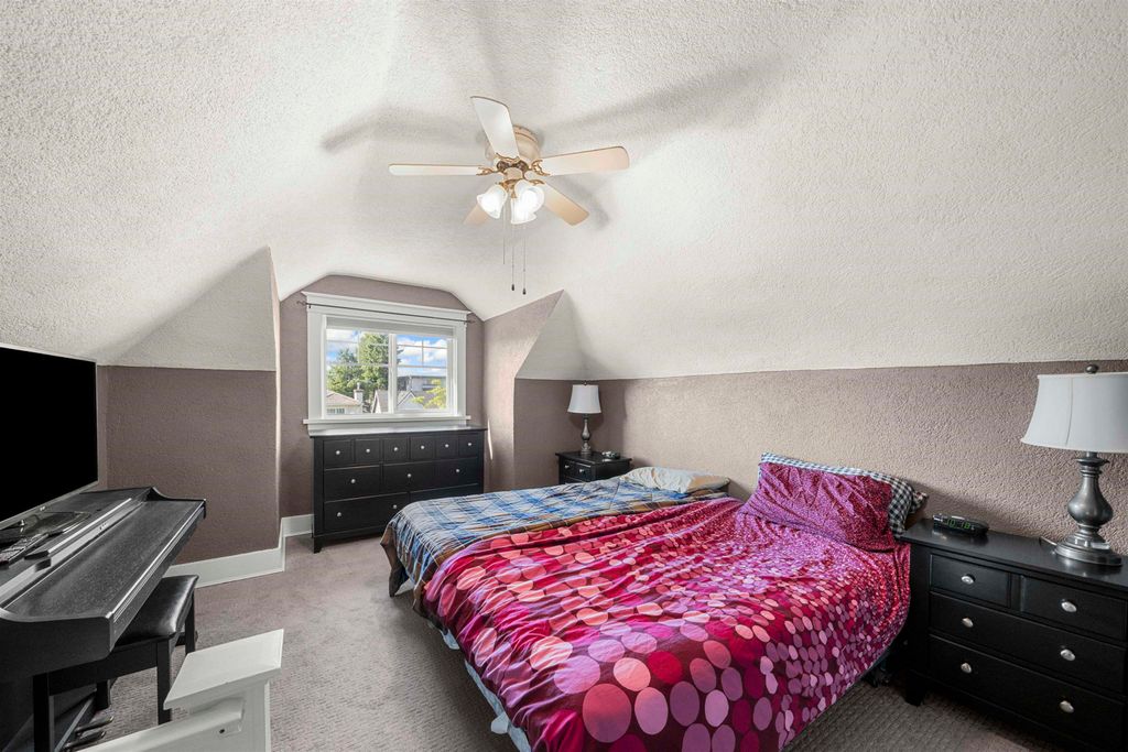 listing image 1101702703756992286