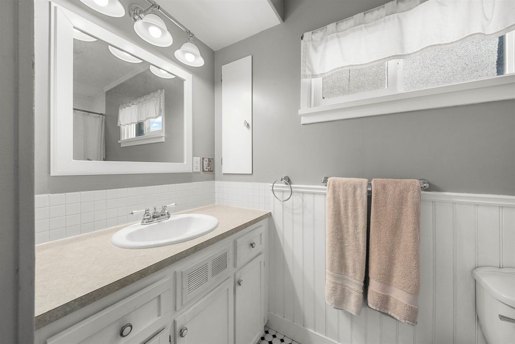 listing image 1104364295662219696