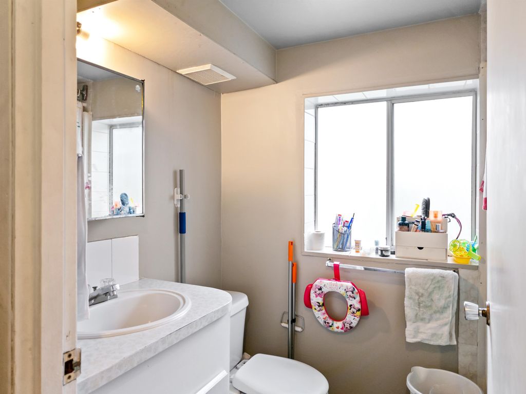 listing image 1102444211494812070