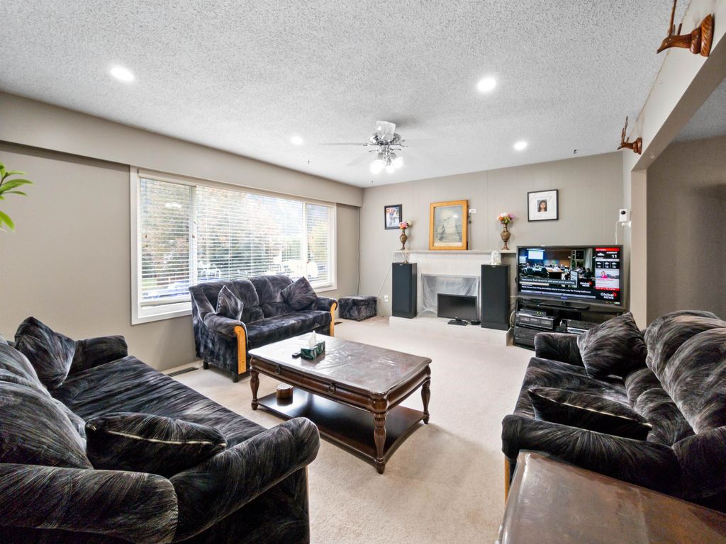 listing image 1109960696709133735