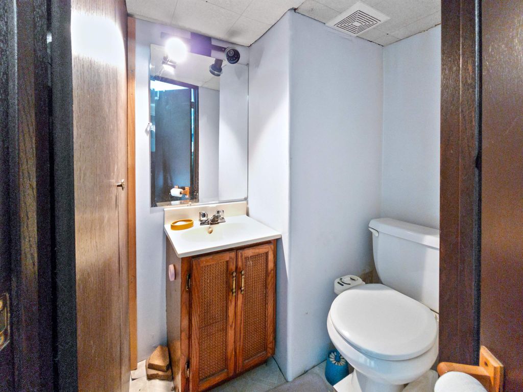 listing image 1107759225760514174