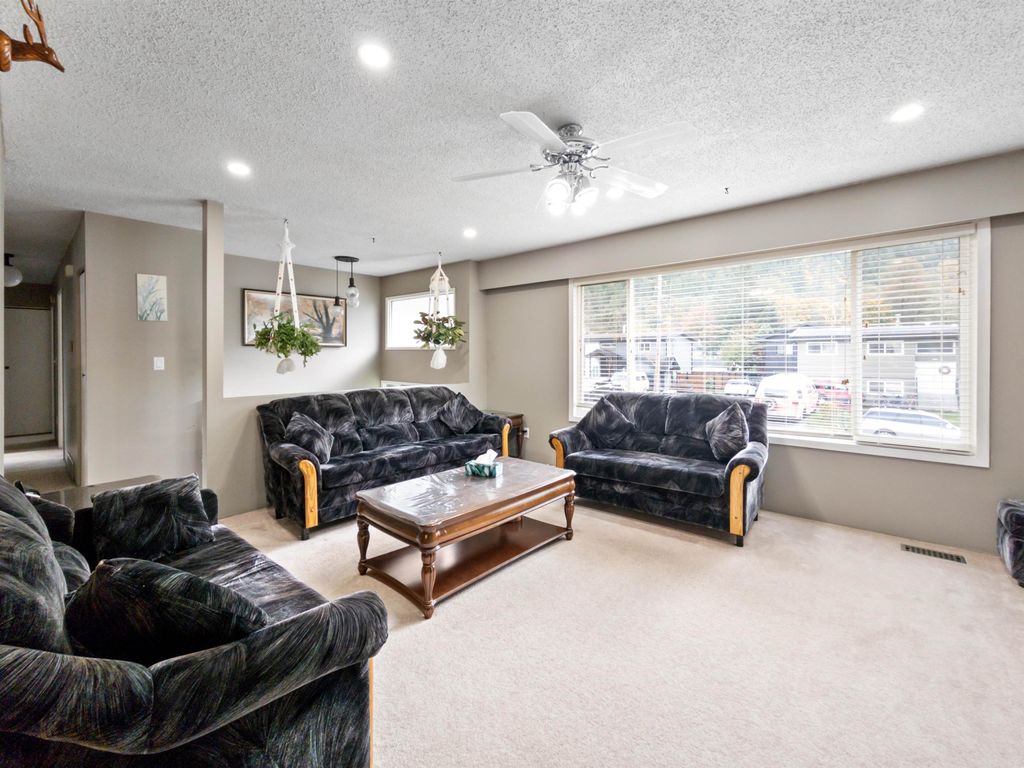 listing image 1100448434369576182