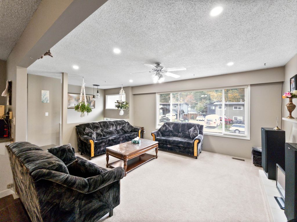 listing image 1109922085270342644