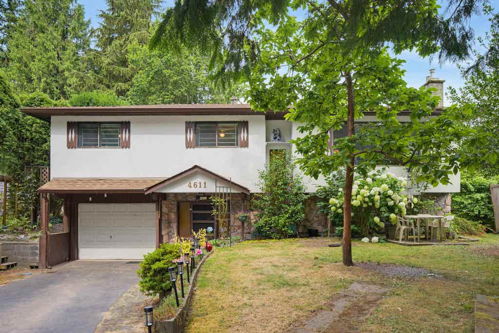 Photo of 4611 203a Street, Langley, BC V3A 5W2 (MLS # R3146668)