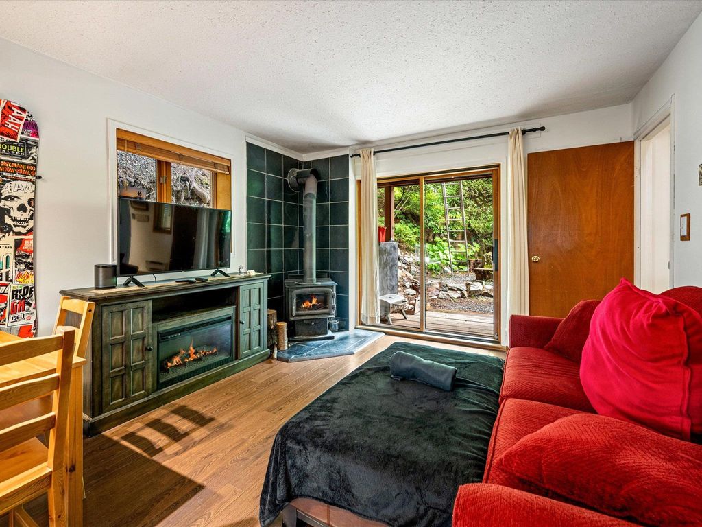 listing image 1109308212470545468