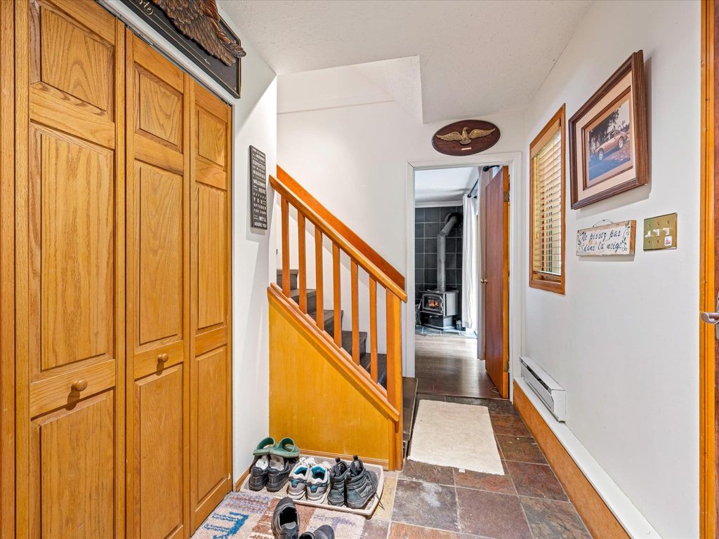 listing image 1103555049619847383