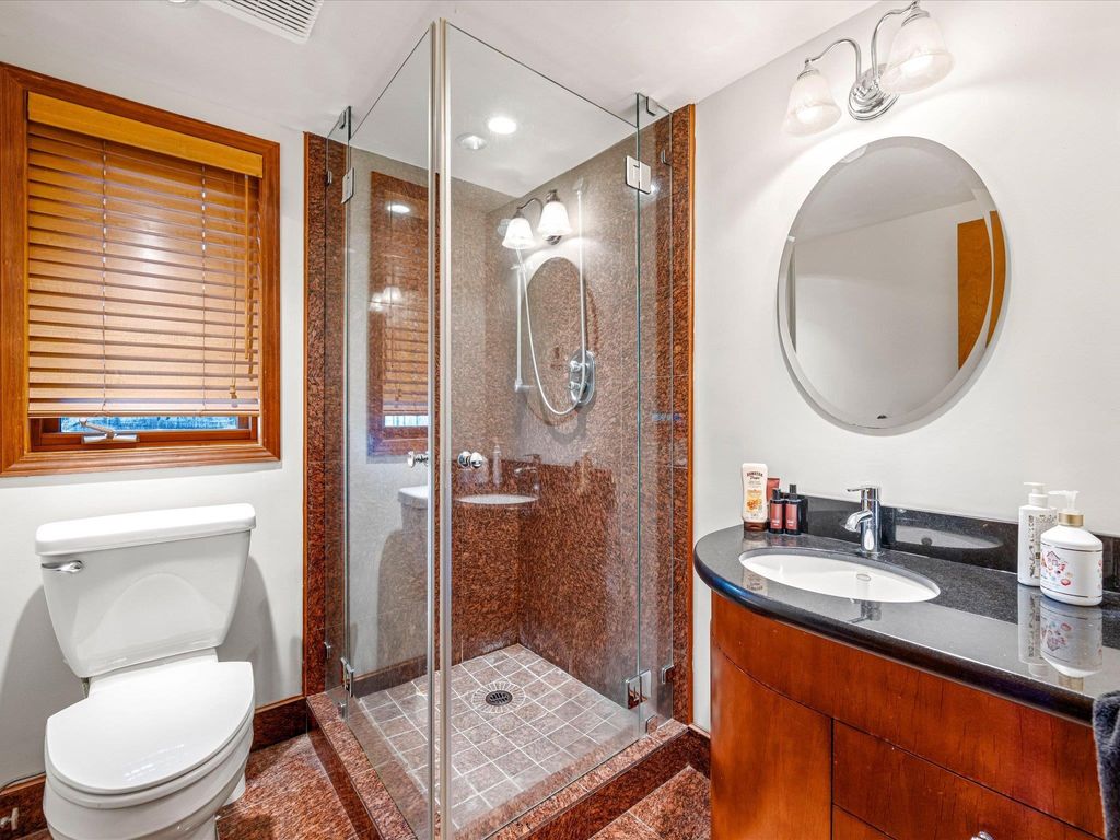 listing image 1103303879681473983