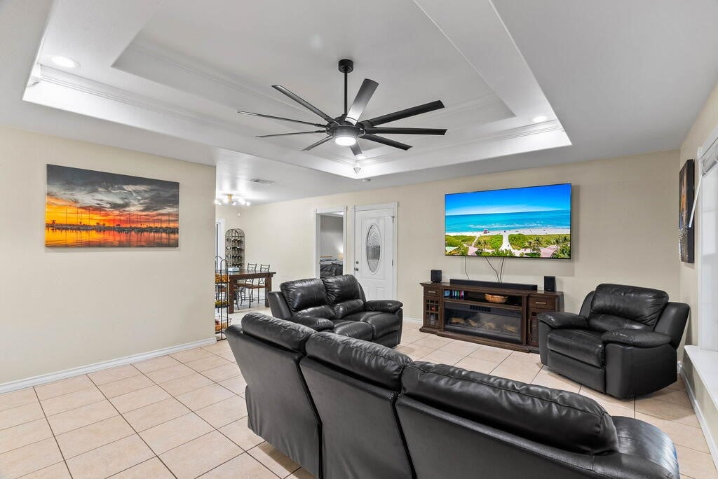 102 NORTH SANTA CLARA DR Drive