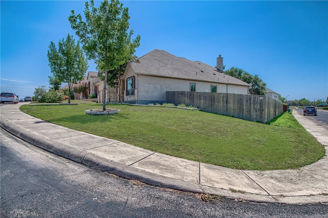 11614 Evan Cypress