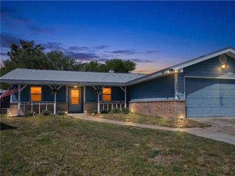 Photo of 910 Twite Circle, Corpus Christi, TX 78418 (MLS # 473437)