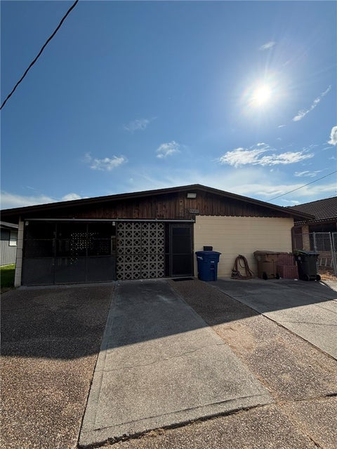 Photo of 3726 Santa Fe Street, Corpus Christi, TX 78411 (MLS # 482305)