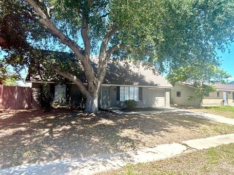 Photo of 3426 Charlotte Drive, Corpus Christi, TX 78418 (MLS # 476383)