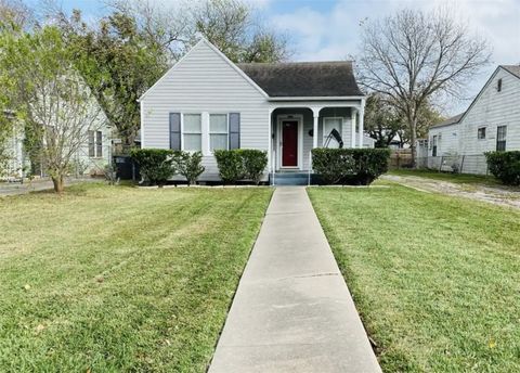 Photo of 2822 Topeka Street, Corpus Christi, TX 78404 (MLS # 474330)