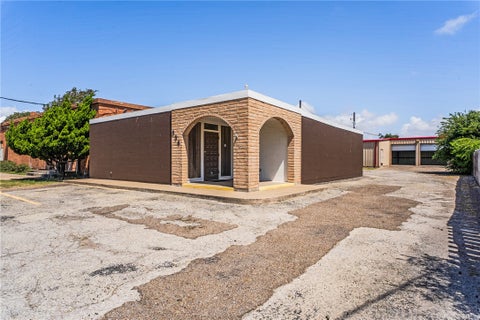 Photo of 604 W Broadway Avenue, Portland, TX 78374 (MLS # 480869)