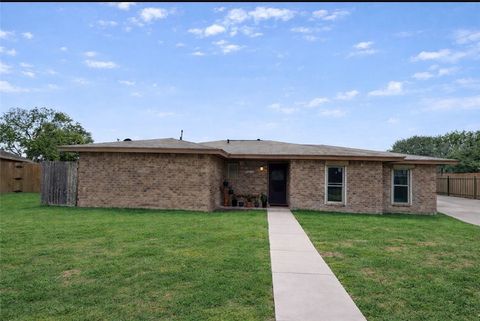 Photo of 4617 Weiskopf Circle, Corpus Christi, TX 78413 (MLS # 475033)