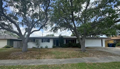 Photo of 426 Pennington Drive, Corpus Christi, TX 78412 (MLS # 470448)