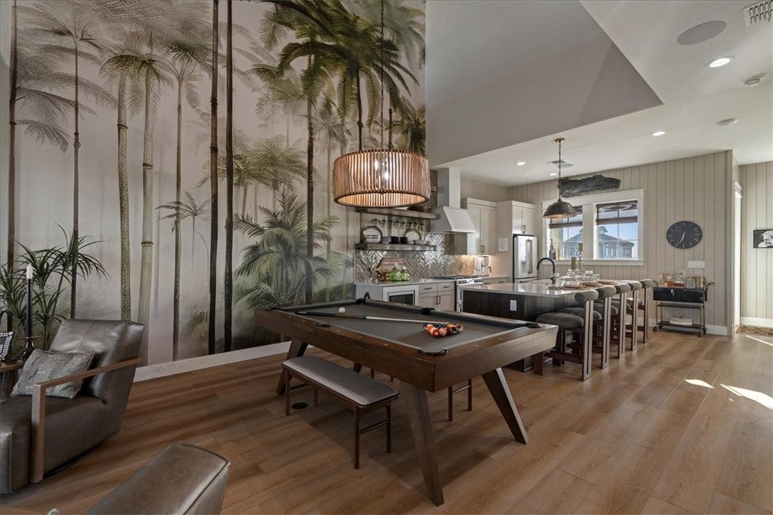 244 Sunrise Avenue