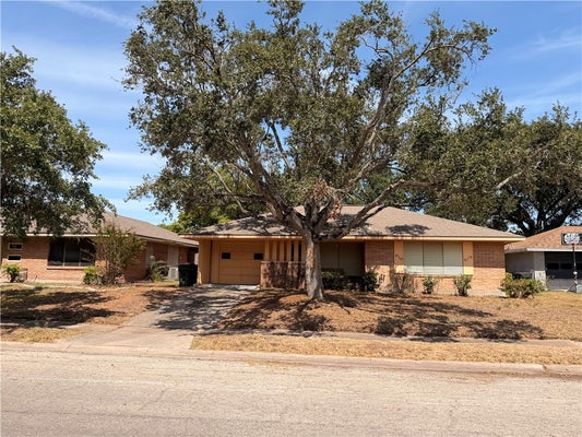 4542 ADKINS DR, CORPUS CHRISTI, TX 78411 - Image 1296f3eecdc55d062ff8e6c3f334d27d/1429950275