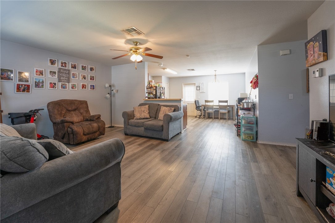 1706 Chisolm Trail