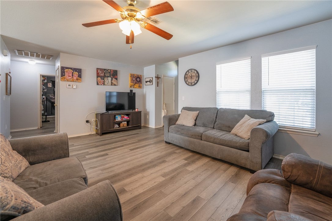 1706 Chisolm Trail