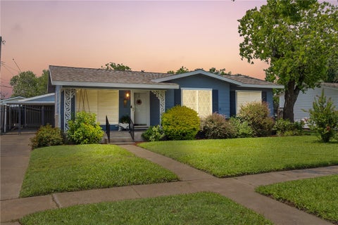 Photo of 814 ROSSI Dr, Corpus Christi, TX 78411 (MLS # 478435)