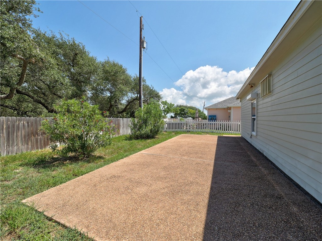 Rockport, Texas 78352, United States, 3 Bedrooms Bedrooms, ,2 BathroomsBathrooms,Residential,Active,210980