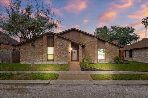 Photo of 7234 Diamond Ridge Drive, Corpus Christi, TX 78413 (MLS # 471713)