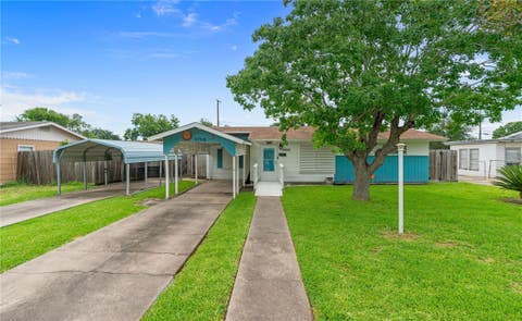 Photo of 4706 Prinston Drive, Corpus Christi, TX 78411 (MLS # 477544)