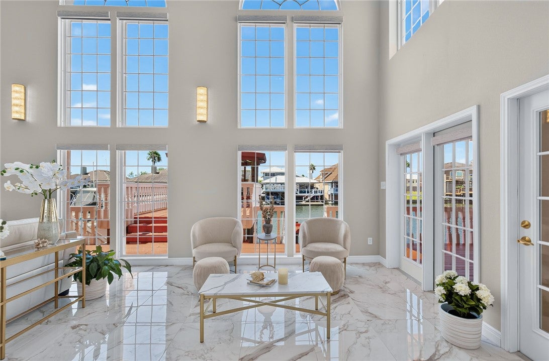 13533 PESETA Court